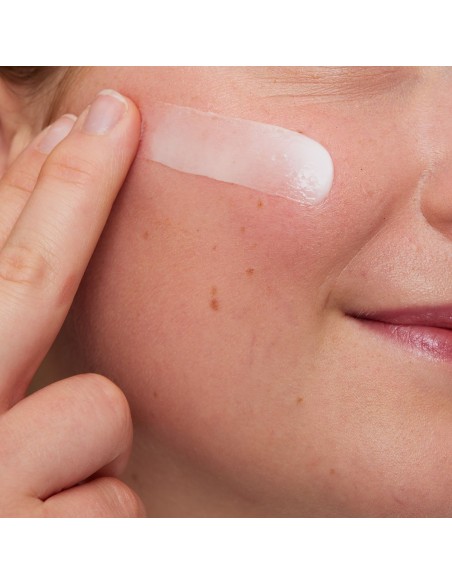 CeraVe Hidratantni serum s hijaluronskom kiselinom CeraVe Hidratantni serum s hijaluronskom kiselinom