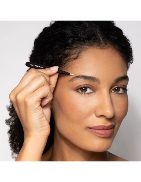 Tweezerman Brow Shaping Set za obrve (pinceta kosi vrh, pinceta špicasti vrh, četkica) Tweezerman Brow Shaping Set za obrve (pinceta kosi vrh, pinceta špicasti vrh, četkica)