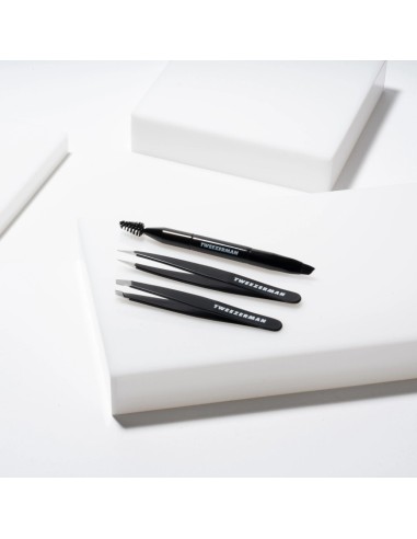 Tweezerman Brow Shaping Set za obrve (pinceta kosi vrh, pinceta špicasti vrh, četkica) Tweezerman Brow Shaping Set za obrve (pinceta kosi vrh, pinceta špicasti vrh, četkica)