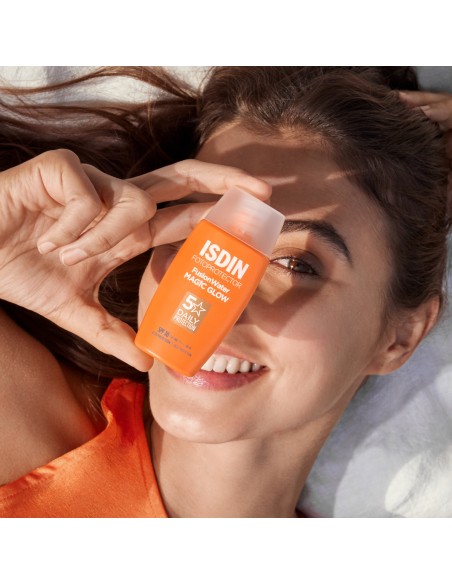 ISDIN Fotoprotector Fusion Water Magic Glow SPF 50 ISDIN Fotoprotector Fusion Water Magic Glow SPF 50