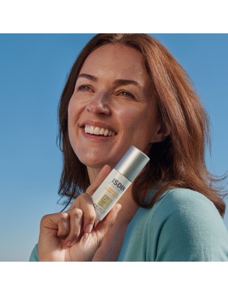 ISDIN Fotoprotector Fusion Water Magic Repair Color SPF 50 ISDIN Fotoprotector Fusion Water Magic Repair Color SPF 50