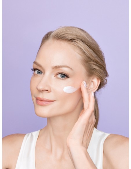 L'Oreal Paris Hyaluron Specialist noćna hidratantna krema za vraćanje volumena 50 ml L'Oreal Paris Hyaluron Specialist noćna hidratantna krema za vraćanje volumena 50 ml