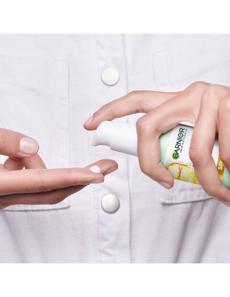 Garnier Vitamin C* 2U1 Serum-krema za blistavu kožu SPF25 Garnier Vitamin C* 2U1 Serum-krema za blistavu kožu SPF25