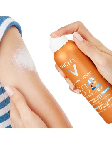 Vichy Capital Soleil Dječji sprej protiv priljepljivanja pijeska na kožu SPF 50+